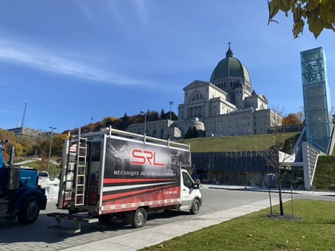 Camion SRL en ville